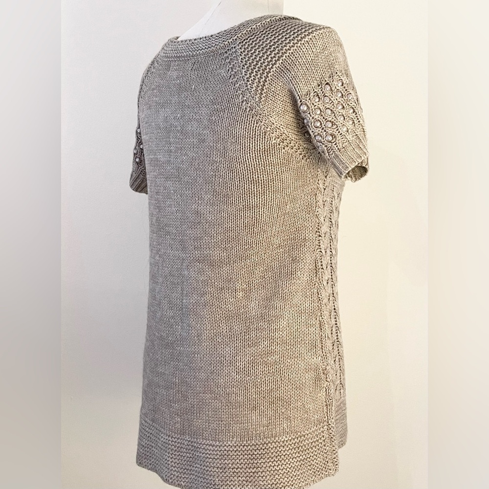 Studio JPR *Like New* Tan Knit Short Sleeve Top, Pearl Detail | Size PM - Picture 9 of 13